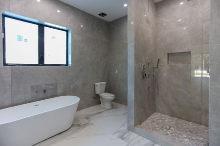 New construction Single-Family house 2421 Ne 201St St, Miami, FL 33180 - image