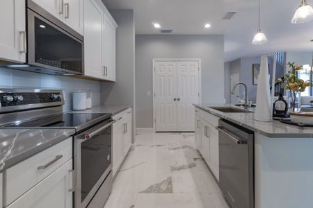 New construction Single-Family house 6725 Golden Eagle Blvd, Howey-in-the-Hills, FL 34737 plan Lopez - image 9