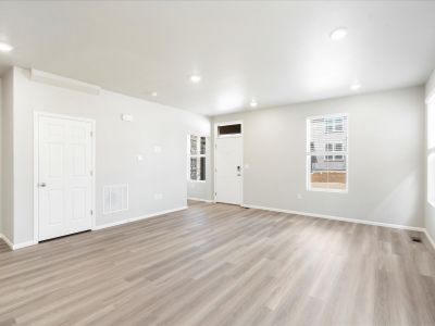 The Breckenridge floorplan, images taken at Horizon Uptown.