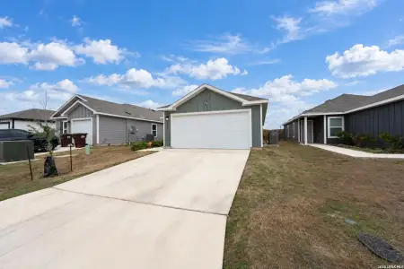 New construction Single-Family house 5611 Coopers Xing, San Antonio, TX 78222 - image