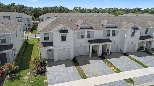 New construction Townhouse house 5747 Se Edgewater Cir, Stuart, FL 34997 - image
