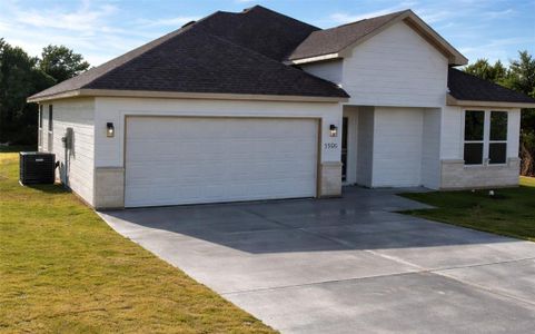New construction Single-Family house 5506 Firewood Trl, Granbury, TX 76048 - image