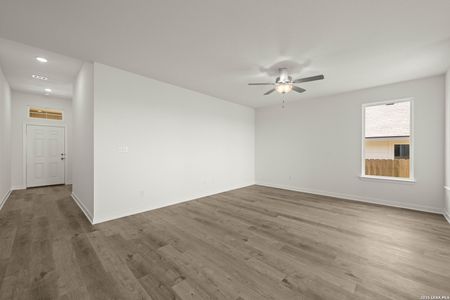 New construction Single-Family house 428 Honeydew Wy, Seguin, TX 78155 plan The 1514 - image 9