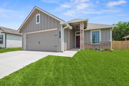 New construction Single-Family house 107 Adaline Bnd, McGregor, TX 76657 plan The 1443 - image