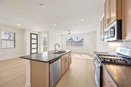 New construction Townhouse house 2516 Red Tailed Hawk Ln, McKinney, TX 75071 - image 9