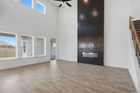 New construction Single-Family house 113 Travis Dr, Castroville, TX 78009 plan The Travis - image 18