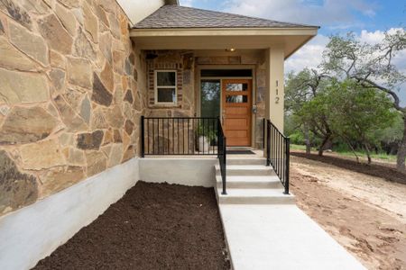 New construction Single-Family house 112 Twin Creek Cir, Dripping Springs, TX 78620 - image