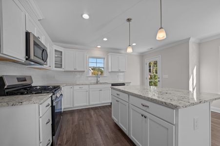 New construction Single-Family house 709 Oleander Dr, Greenville, NC 27858 plan Rockbridge - image 10