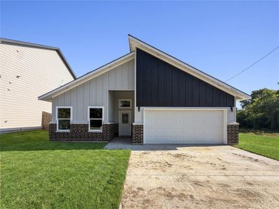 New construction Single-Family house 2212 Polk St, Greenville, TX 75401 - image