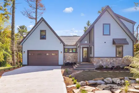 New construction Single-Family house 154 Osceola Rd, Hendersonville, NC 28739 - image