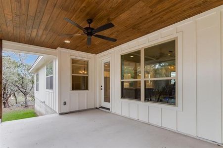 New construction Single-Family house 914 W Oak Ridge Dr, Marble Falls, TX 78654 - image