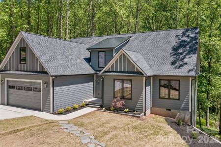 New construction Single-Family house 61 Bamboo Trl, Candler, NC 28715 - image