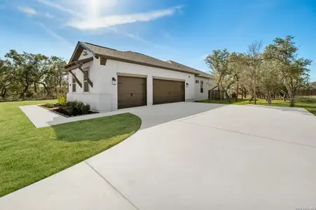 New construction Single-Family house 159 Bauer Ln, Castroville, TX 78009 plan 2674 - image