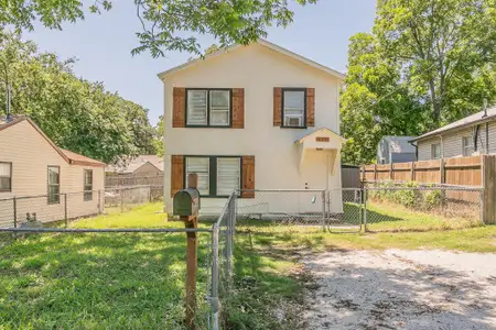 New construction Single-Family house 408 E Baylor St, Weatherford, TX 76086 null- photo 0