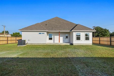 New construction Single-Family house 340 Cactus St, Giddings, TX 78942 - image