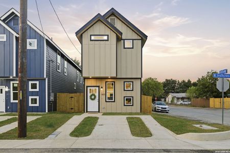 New construction Single-Family house 1801 W Southcross Blvd, San Antonio, TX 78211 - image