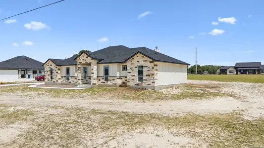 New construction Single-Family house 109 Summer Meadow Dr, La Vernia, TX 78121 - image