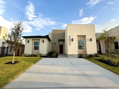 New construction Single-Family house 6929 Molinos Dr, Laredo, TX 78043 - image