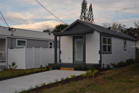 New construction Single-Family house 575 2Nd St, Oviedo, FL 32765 - image