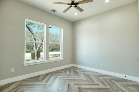 New construction Single-Family house 121 Waimalu Ct, Bastrop, TX 78602 null- photo 19 19