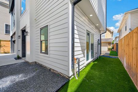 New construction Single-Family house 1103 Wilson St, Houston, TX 77019 - image