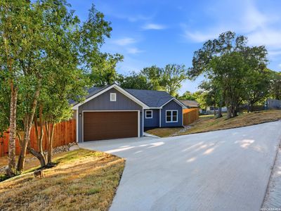New construction Single-Family house 613 Elm St, Kerrville, TX 78028 - image