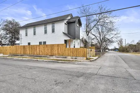 New construction Single-Family house 831 Montezuma, San Antonio, TX 78207 - image