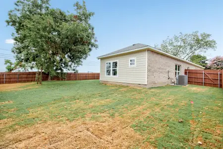 New construction Single-Family house 1019 Holiday Dr, Sherman, TX 75090 - image