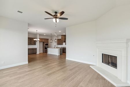 New construction Single-Family house 902 Meadow View Dr, Cleburne, TX 76033 null- photo 47 47