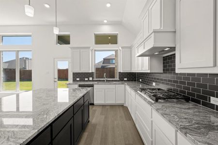 New construction Single-Family house 974 Reeves Dr, DeSoto, TX 75115 plan Manor (Courtyard) - image 15