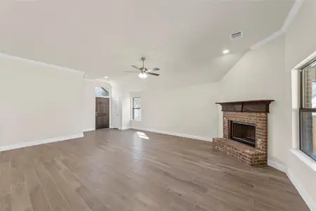 New construction Single-Family house 120 E Southbrook Dr, Glenn Heights, TX 75154 - image 10