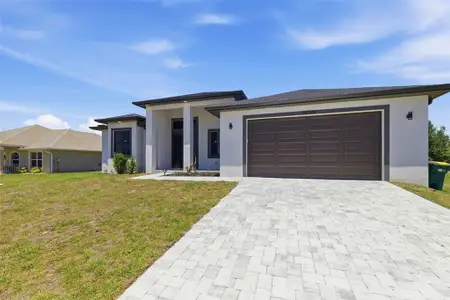 New construction Single-Family house 15725 Autry Cir, Port Charlotte, FL 33981 - image