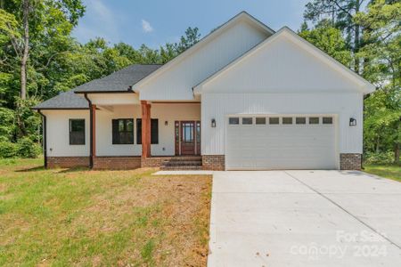 New construction Single-Family house 113 Hillcrest Drive, Spencer, NC 28159 - photo 0