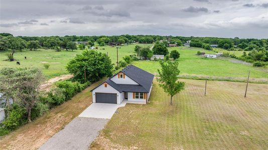 New construction Single-Family house 1621 County Rd 4764, Boyd, TX 76023 - image