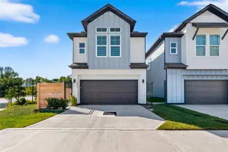 New construction Single-Family house 8668 Easthaven Blvd, Houston, TX 77075 - image 1