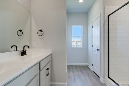 New construction Single-Family house 137 Beveridge, Seguin, TX 78155 plan Alyssa - image 9