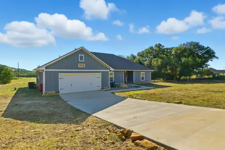 New construction Single-Family house 125 Ruidoso Wy, Mineral Wells, TX 76067 - image
