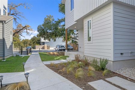 New construction Single-Family house 814 N Bluff Dr, Unit 72, Austin, TX 78745 - photo 38 38