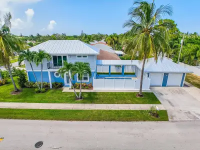 New construction Single-Family house 425 Hugh St, Jupiter, FL 33458 - image