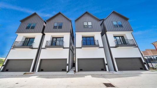 New construction Single-Family house 2428 Ella Blvd, Houston, TX 77008 - image