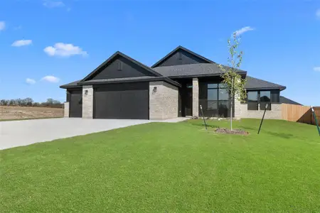 New construction Single-Family house 307 Boots Ct, Lorena, TX 76655 plan Barton Creek - image 2