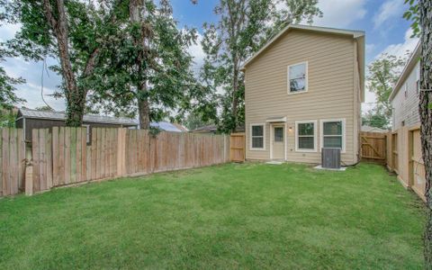 New construction Single-Family house 8811 Prairie View Drive, Unit B, Houston, TX 77088 - photo 24 24