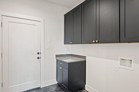 New construction Single-Family house 711 N Paleface Ranch Rd, Unit 8, Spicewood, TX 78669 - image 13
