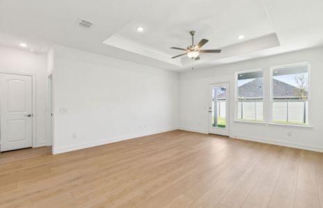 New construction Single-Family house 11404 Treehouse Trl, Justin, TX 76247 plan Emory - image 10