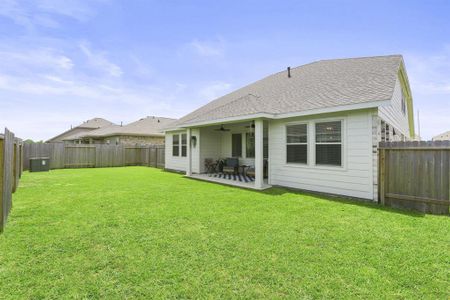 New construction Single-Family house 8422 Beacon Bay Cir, Baytown, TX 77523 null- photo 23 23