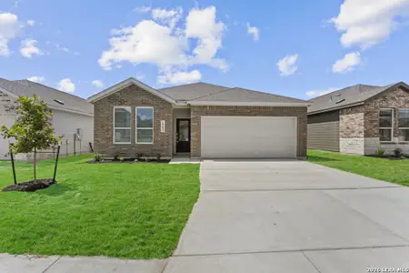 New construction Single-Family house 10683 Munoz Mnr, San Antonio, TX 78214 plan Navarre - image