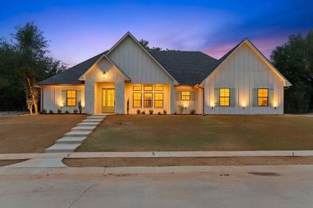 New construction Single-Family house 17300 Woodcrest Cir, Lindale, TX 75771 - image