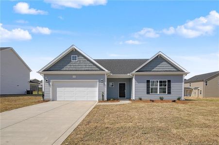 New construction Single-Family house 1727 Man O War Dr, Hope Mills, NC 28348 - image