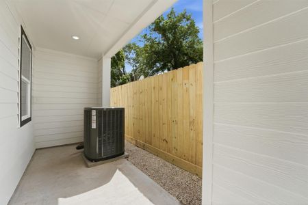 New construction Single-Family house 3610 Bastrop St, Houston, TX 77004 - image