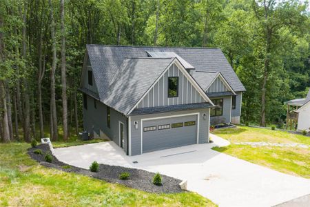 New construction Single-Family house 61 Bamboo Trl, Candler, NC 28715 - image